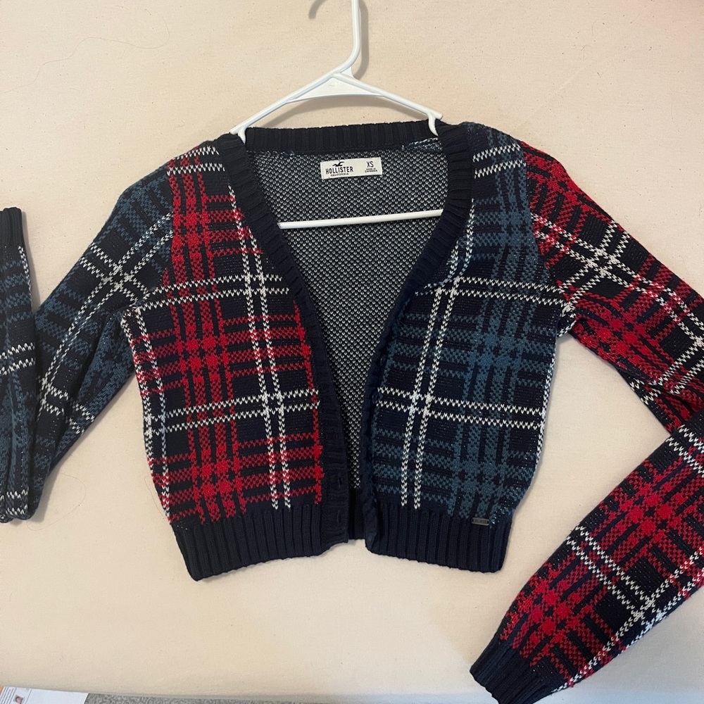 Hollister Plaid Cropped Cardigan - barely worn